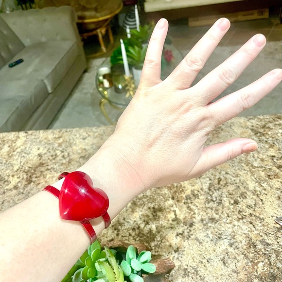 Red Heart Bangle - Picture 6 of 8